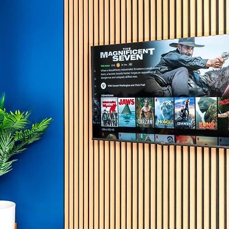 Top Floor City Centre Apartment - Sleeps 7 - 4 Beds - With Balcony And Parking - Smart Tv'S On Each Bedroom Wall - 5 Mins From Bullring, Selfridges, Moor Street Station - By Zena Stays Birmingham Buitenkant foto